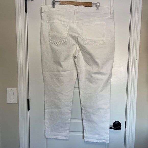 GAP Girlfriend Mid Rise Jeans Women's Plus Size 34 (18R) White Cotton Denim FLAW - Picture 3 of 11